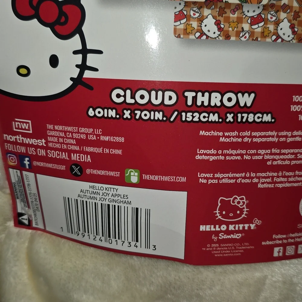 NWT Sanrio Hello Kitty Fall Cloud Throw Blankets 60 X 70 Inch Set Of 2